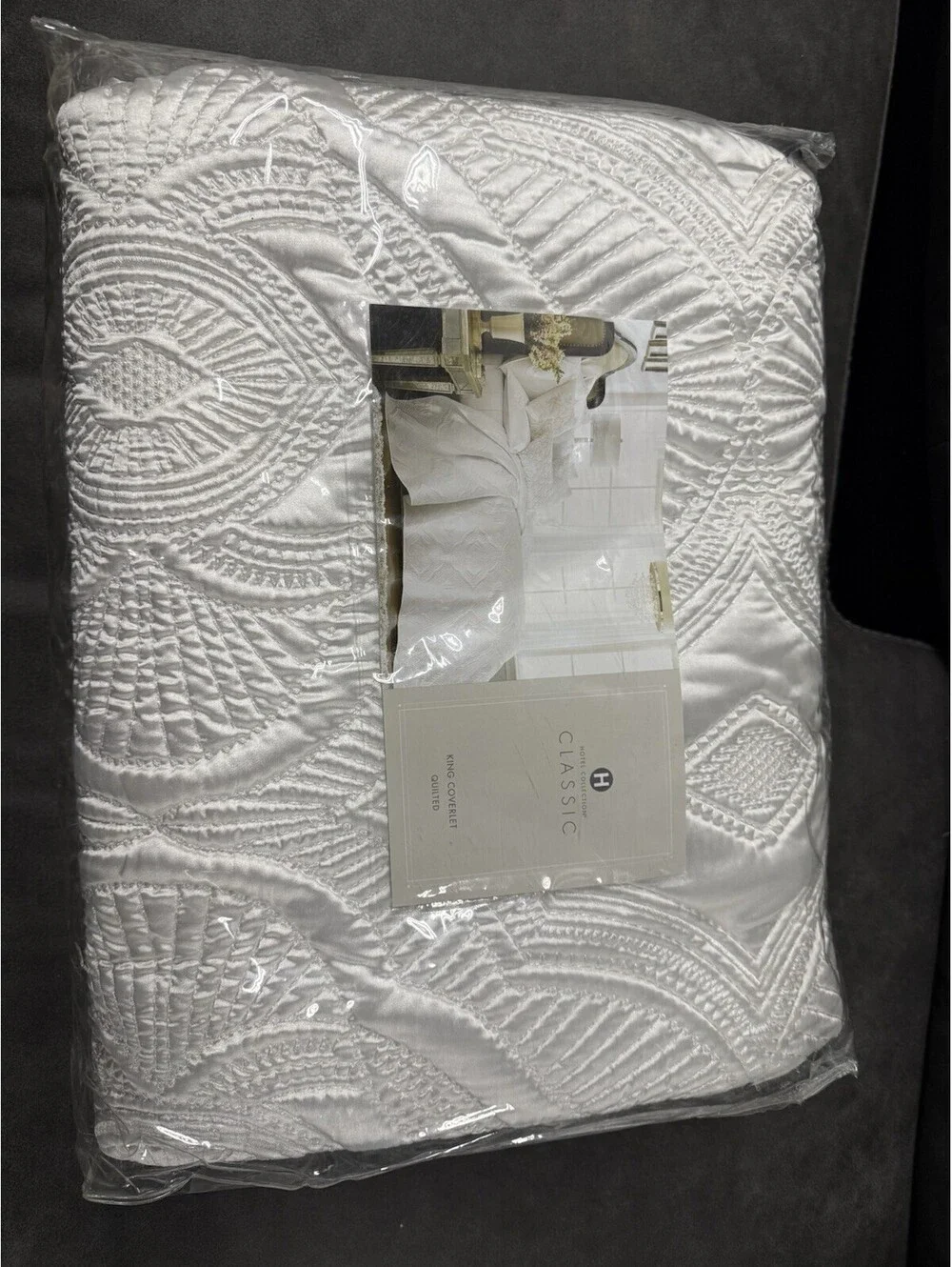 New Hotel Collection KING Size Classic Medallion Coverlet Quilted Comforter